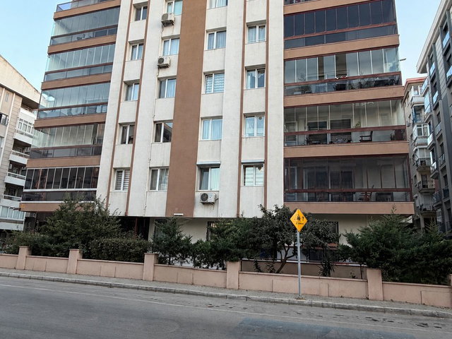 NARLIDERE NARLI MAH. ÇELEBİ SOKAK’TA 185 M² BRÜT, GENİŞ PLANLI 4+1 DAİRE