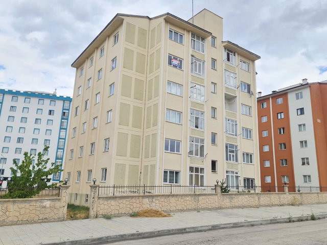 REMAX İLKE'DEN ÇAT YOLU TOKİLER'DE 2+1 KİRALIK DAİRE