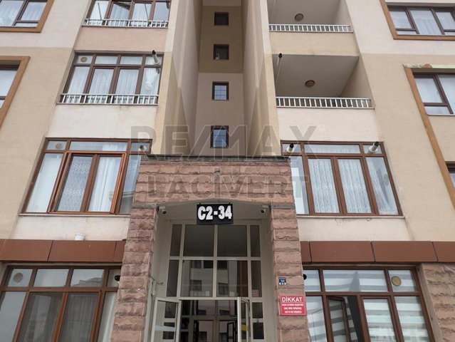 RE/MAX LACIVERT'TEN YILDIZKENT'TE SATILIK 3+1 DAIRE