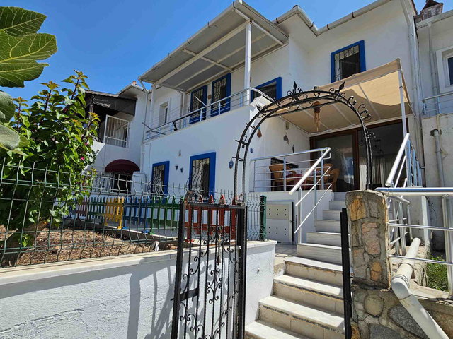 REMAX MOD'DAN BODRUM MİLAS GÜLLÜK'DE DENİZ MANZARALI MÜSTAKİL EV