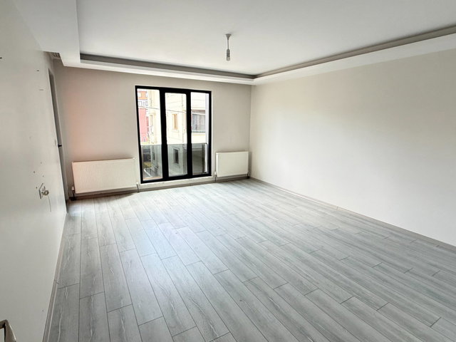 ÇEKMEKÖY MEHMET AKIF 2+1 DAIRE EBEVEYN BANYO BALKON