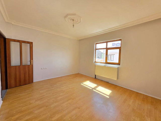 REMAX İLKE'DEN KÖŞK MAHALLESİ'NDE 2+1 KİRALIK DAİRE