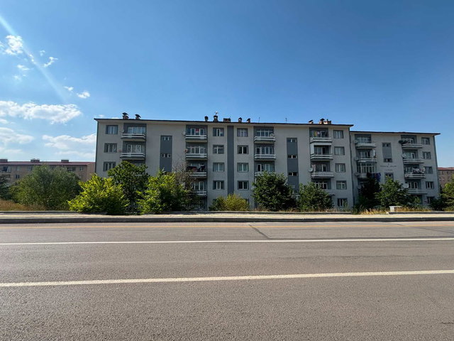 REMAX İLKE'DEN YENİŞEHİR ANA CADDE ÜZERİ 3+1 KİRALIK DAİRE
