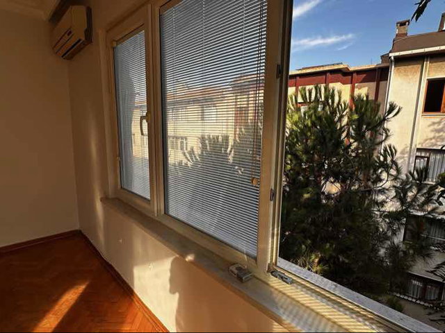 ACIBADEM İKBALİYE’DE KÖŞE KONUMDA OTOPARKLI 2+1 KİRALIK DAİRE