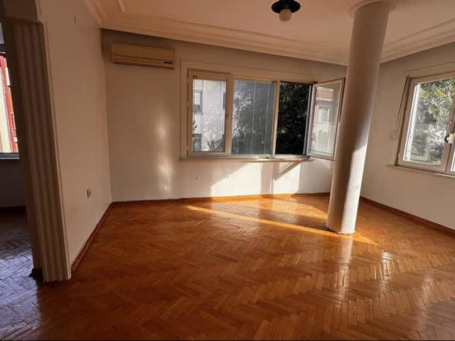 ACIBADEM İKBALİYE’DE KÖŞE KONUMDA OTOPARKLI 2+1 KİRALIK DAİRE
