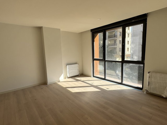 BEŞİKTAŞ DİKİLİTAŞ’TA SIFIR BİNADA 1+1 | KAPALI OTOPARK • JENERATÖR • ASANSÖR
