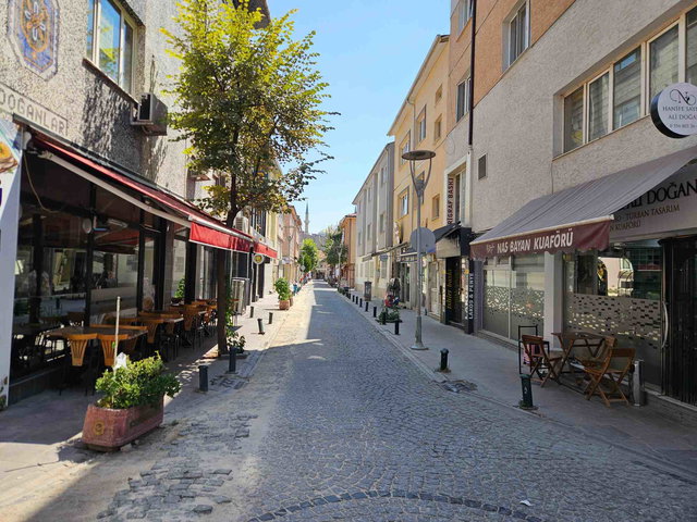 REMAX MOD'DAN İSTİKLAL MAH. SATILIK 1+0 DAİRE EŞYALI KİRACILI