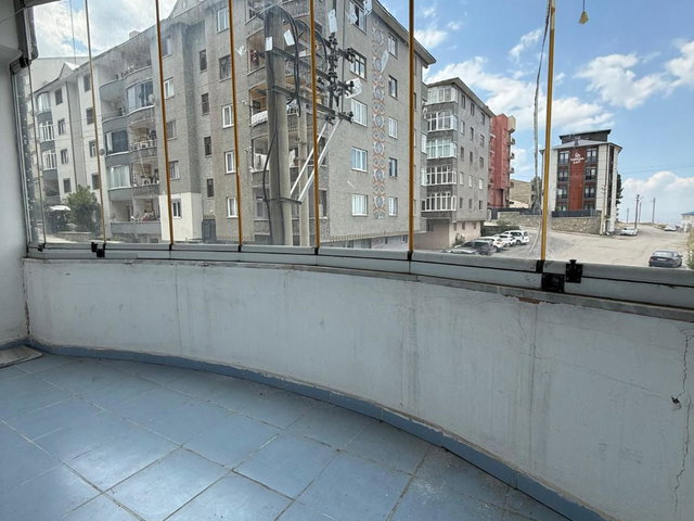 REMAX İLKE'DEN TELSİZLER'DE 3+1 ARA KAT KİRALIK DAİRE