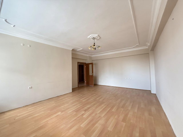 REMAX İLKE'DEN TELSİZLER'DE 3+1 ARA KAT KİRALIK DAİRE