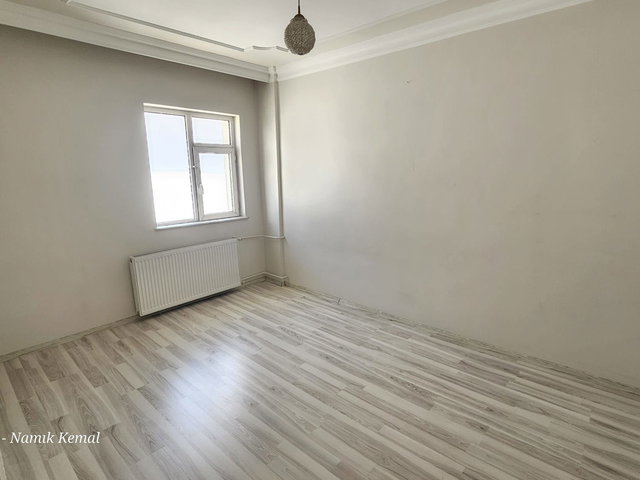 REMAX İLKE'DEN KAYAKYOLU'NDA 3+1 KİRALIK DAİRE