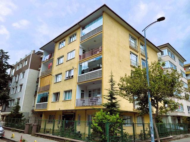 KOLEJ HALK SOKAKTA KÖŞE KONUMDA 3+1 BAKIMLI DAİRE