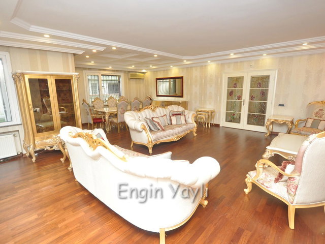 FLORYA DA GÜVENLİKLİ KAT MÜLKİYETLİ HAVUZLU FIRSAT BAHÇE KATI