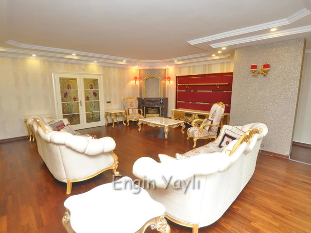 FLORYA DA GÜVENLİKLİ KAT MÜLKİYETLİ HAVUZLU FIRSAT BAHÇE KATI