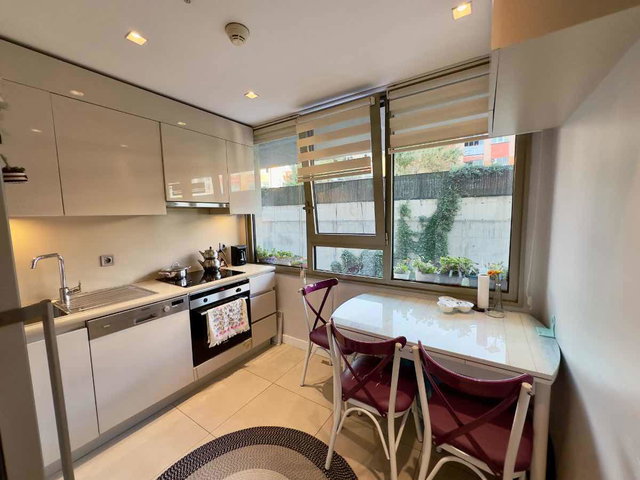 REMAX DUYGU ERSÖZ-NEF İSTANBUL 3+1 | ÇİFT BANYO | KAPALI MUTFAK | BALKONSUZ-