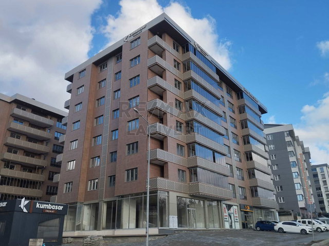 RE/MAX LACİVERT'TEN KOMBINA'DA SATILIK LÜKS 4+1 DAİRE