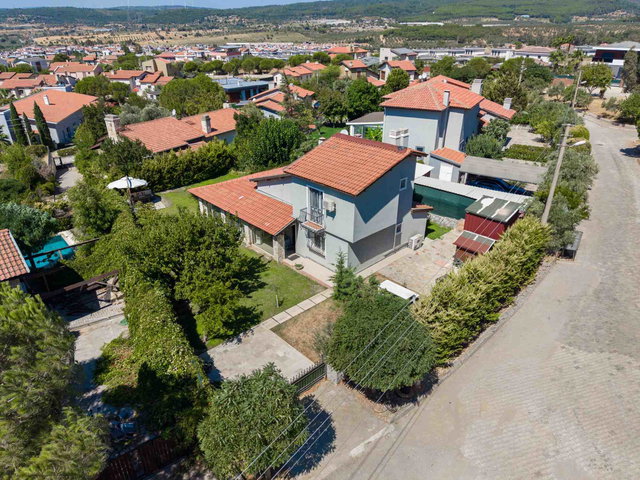 URLA BADEMLERDE 543 M² ARSADA TAM MÜSTAKİL 3+1 SATILIK ÖVİLLA