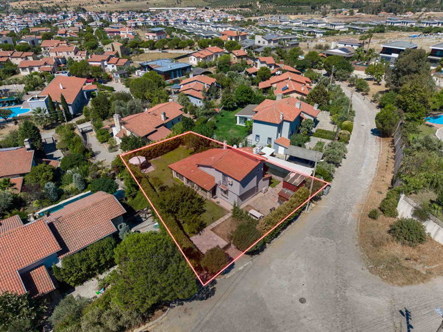 URLA BADEMLERDE 543 M² ARSADA TAM MÜSTAKİL 3+1 SATILIK ÖVİLLA