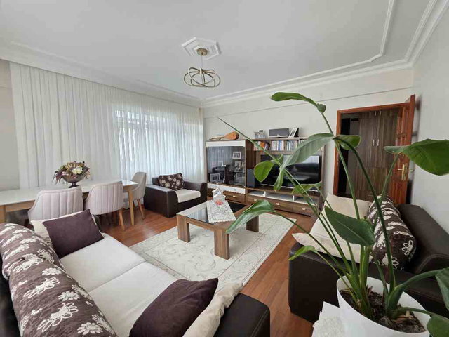 ÜMRANİYE İHLAMURKUYU 2+1 METROYA YAKIN SATILIK DAİRE