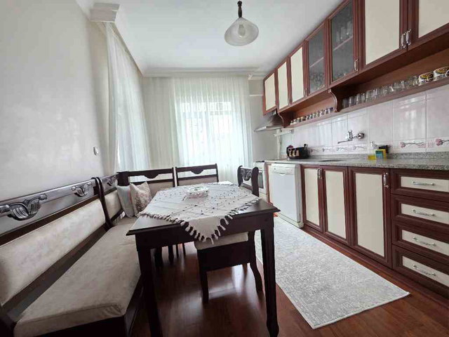 ÜMRANİYE İHLAMURKUYU 2+1 METROYA YAKIN SATILIK DAİRE