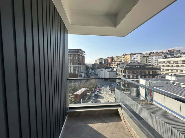 ÜSKÜDAR'DA HARİKA KONUMDA 2+1 DAİRE