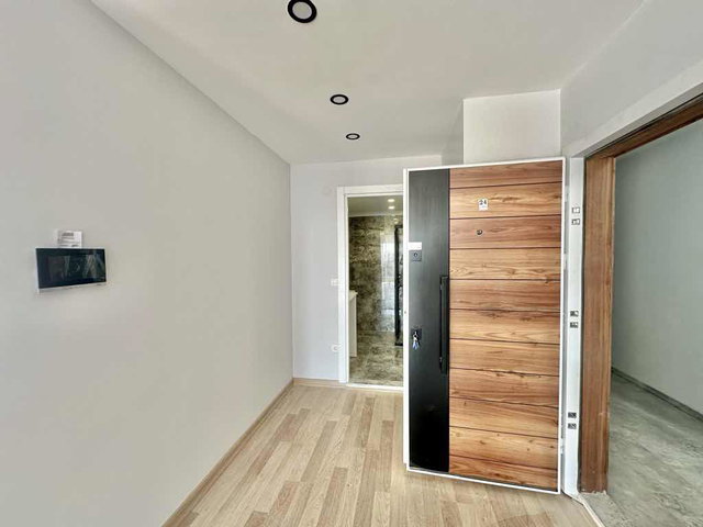 ÜSKÜDAR'DA HARİKA KONUMDA 2+1 DAİRE
