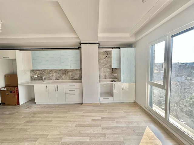 ÜSKÜDAR'DA HARİKA KONUMDA 2+1 DAİRE