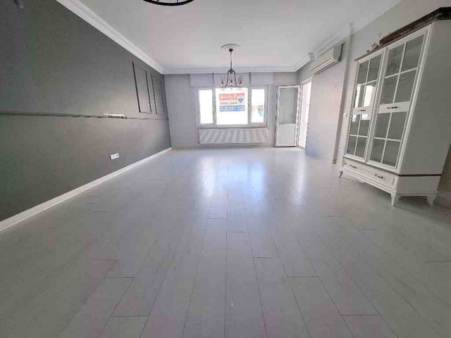 ÇEKMEKÖY EKŞİOĞLU BEŞYILDIZ 5.ETAP SATILIK 3+1 DAİRE HAVUZ CEPHE