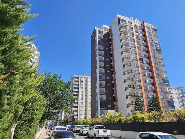 REMAX PALMDEN ÇİFTLİKKÖYDE SATILIK 2+1