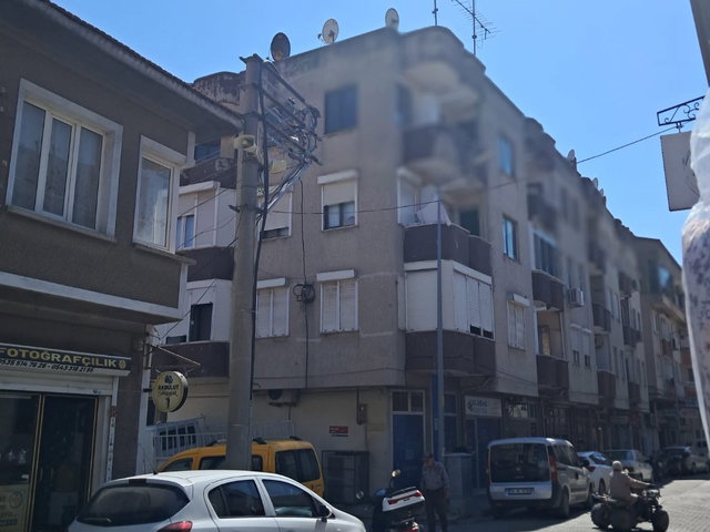 BURHANIYE KOCACAMI DE KIRALIK DAIRE ( ÖĞRENCIYE)