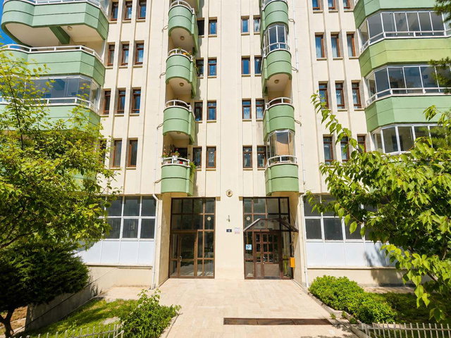 DOĞANKENT SITESI YEŞILLIKLER IÇINDE 3+1 SATILIK DAIRE