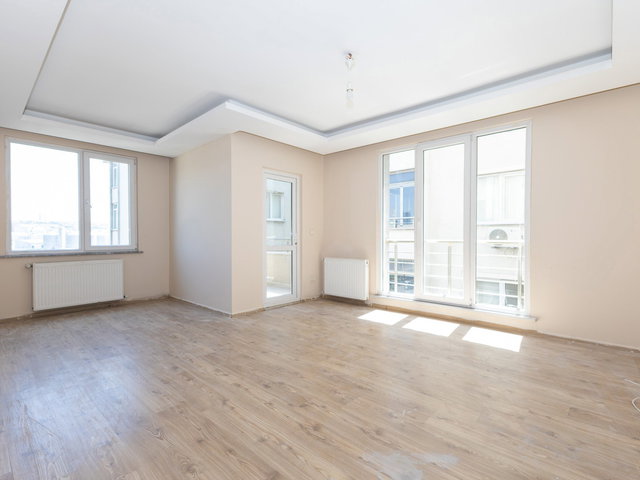 BEYLİKDÜZÜ YAKUPLU'DA GENİŞ-KULLANIŞLI-FERAH 2+1 KİRALIK DAİRE