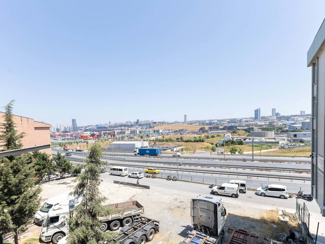 BEYLİKDÜZÜ YAKUPLU'DA GENİŞ-KULLANIŞLI-FERAH 2+1 KİRALIK DAİRE