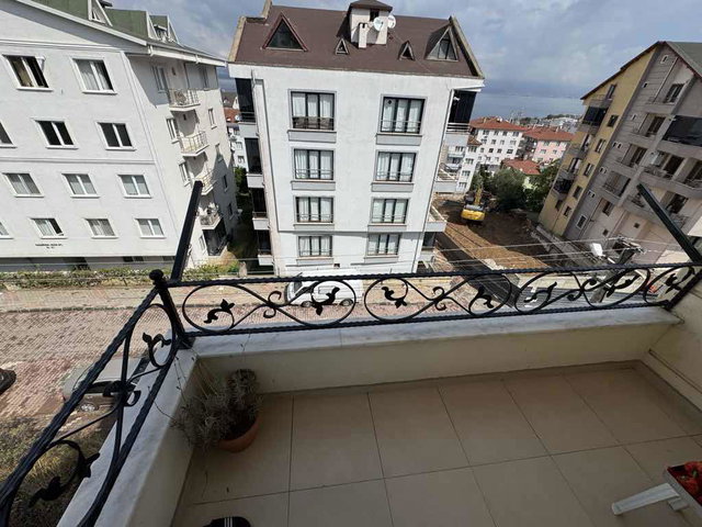 KARAMÜRSEL’DE 3+1 | 185 M² BRÜT | 2 BANYOLU | BALKONLU | ÇİFT CEPHELİ SATILIK DAİRE
