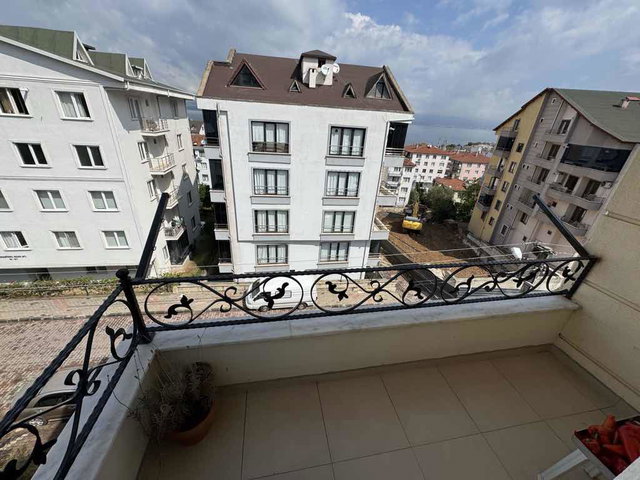 KARAMÜRSEL’DE 3+1 | 185 M² BRÜT | 2 BANYOLU | BALKONLU | ÇİFT CEPHELİ SATILIK DAİRE