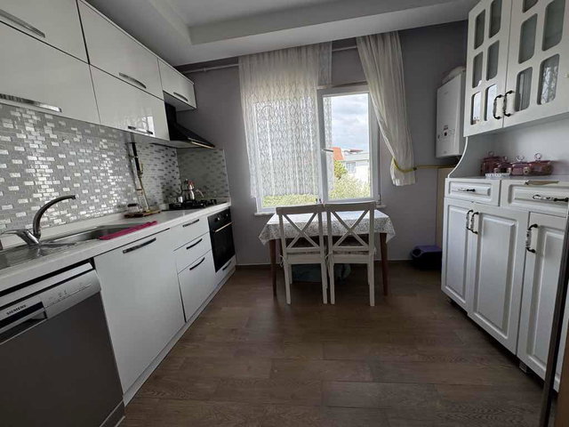 KARAMÜRSEL’DE 3+1 | 185 M² BRÜT | 2 BANYOLU | BALKONLU | ÇİFT CEPHELİ SATILIK DAİRE