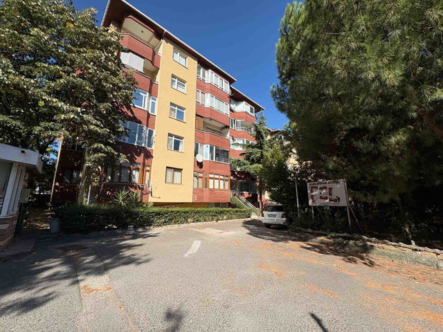 ALTAYÇEŞME | NARLI PINAR SİTESİNDE METROYA YAKIN GÜNEY CEPHE 3+1