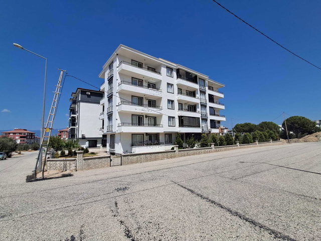 BURHANİYE BADEMALANI'NDA KİRALIK EŞYALI DAİRE