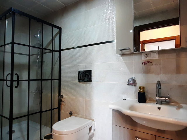 BAĞLICA MERKEZDE KİRALIK GENİŞ, FERAH, KULANIŞLI 210 M2 4+1 DAİRE