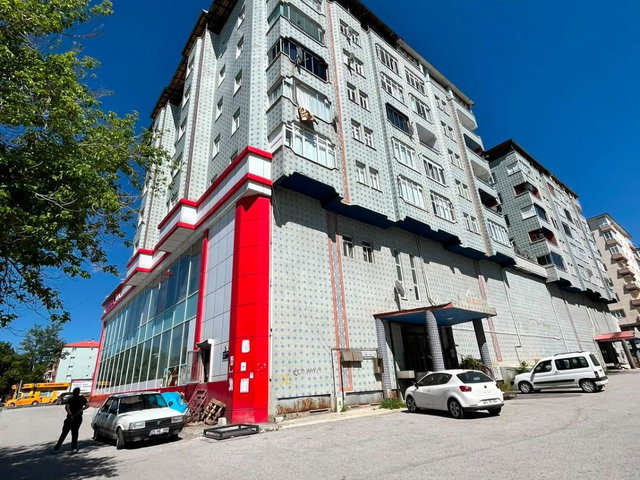 REMAX ILKE'DEN YENİŞEHİR'DE 3+1 KİRALIK DAİRE