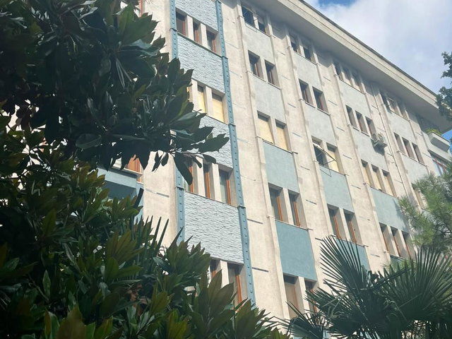 BAHÇELİEVLER'DE ÖNÜ KAPANMAZ FERAH CEPHE 4+1 GENİŞ SATILIK DAİRE
