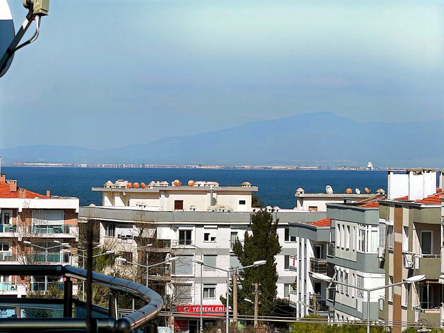 URLA FEVZİ ÇAKMAK’TA 3.5+1 | 160 M² BRÜT | 2 BANYOLU | 3 CEPHELİ FERAH DAİRE