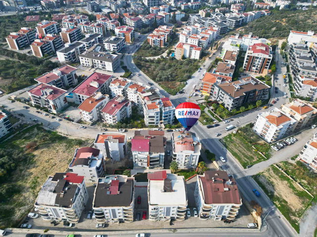KUŞADASI İKİÇEŞMELİK GOLDEN VALLEY SİTESİ ARA KAT 3+1 DOĞALGAZLI HAVUZLU DAİRE