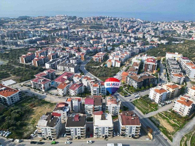 KUŞADASI İKİÇEŞMELİK GOLDEN VALLEY SİTESİ ARA KAT 3+1 DOĞALGAZLI HAVUZLU DAİRE