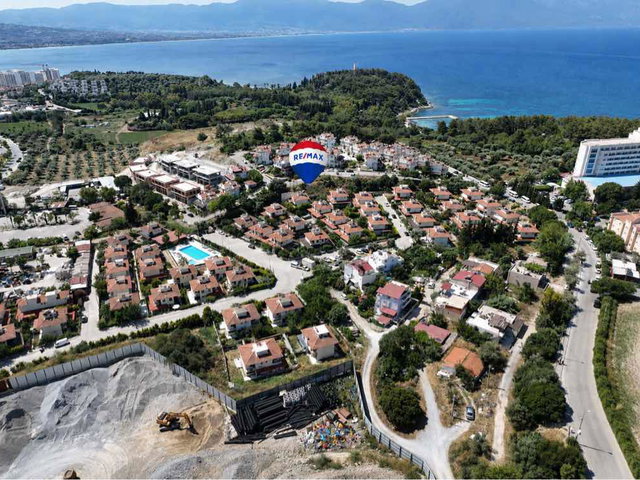 LOST PARADİSE’A 200 UZAKLIKTA KENDİ PLAJI OLAN TAMAMEN YENİLENMİŞ DOĞALGAZLI HAVUZLU DUBLEKS VİLLA