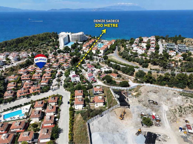 LOST PARADİSE’A 200 UZAKLIKTA KENDİ PLAJI OLAN TAMAMEN YENİLENMİŞ DOĞALGAZLI HAVUZLU DUBLEKS VİLLA
