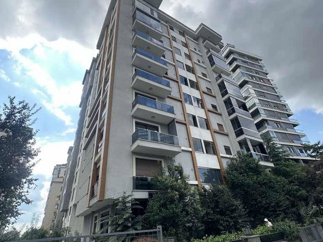 KADIKÖY’DE 2+1 EŞYALI KİRALIK DAİRE | 4. KAT | BALKONLU | KOMBİLİ