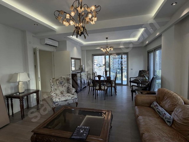 FENERBAHÇEDE KATTA TEK 4+1-140 M2 NET SATILIK DAİRE