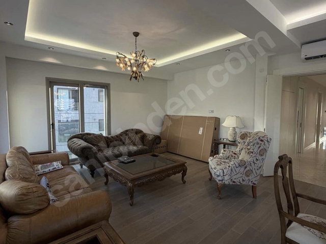 FENERBAHÇEDE KATTA TEK 4+1-140 M2 NET SATILIK DAİRE