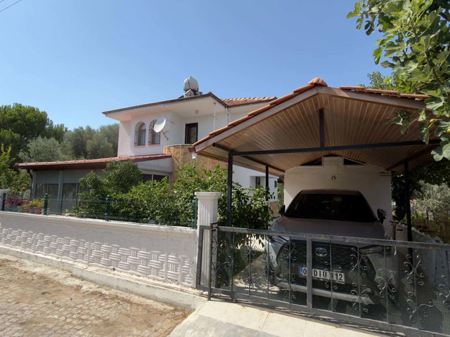 REMAX WE OFİSİNDEN SALİHLERALTI PETEK KENT SİTESİ SATILIK VİLLA