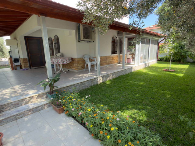 REMAX WE OFİSİNDEN SALİHLERALTI PETEK KENT SİTESİ SATILIK VİLLA